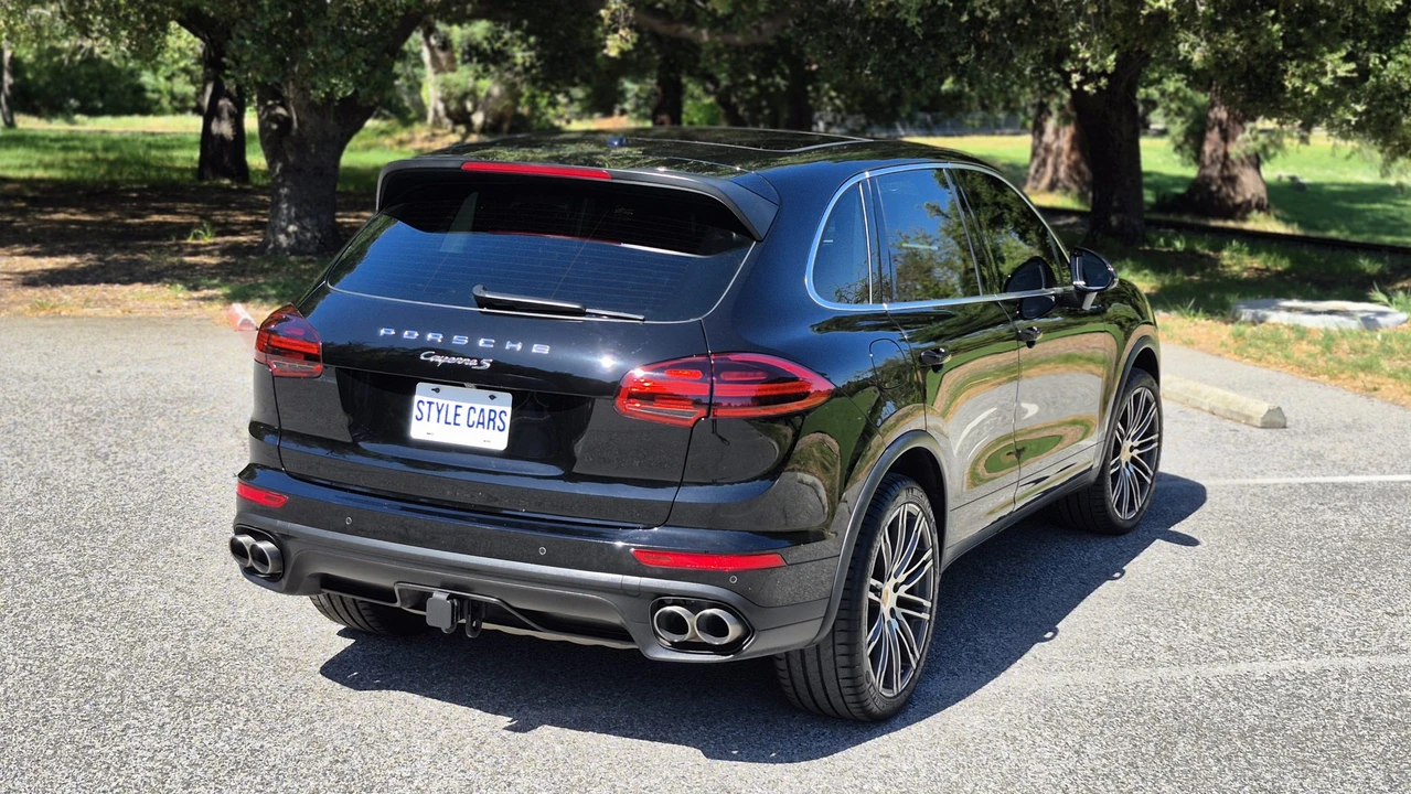 2016 Porsche 958 Cayenne S - Image 27 of 31