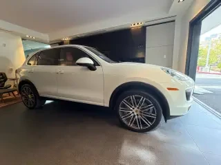 2016 Porsche 958 Cayenne S - Image 29 of 31
