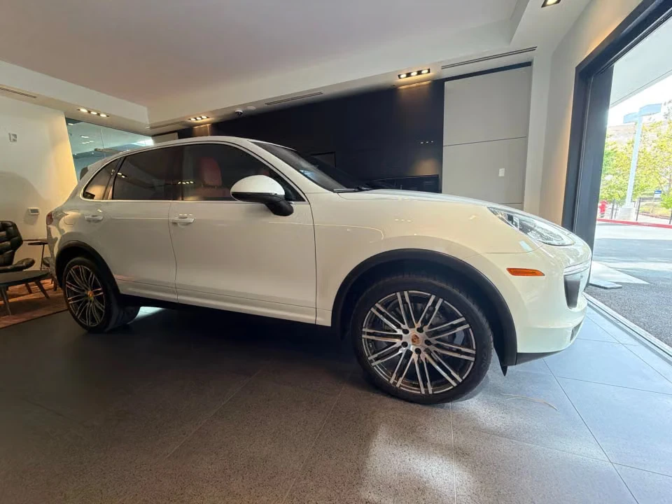 2016 Porsche 958 Cayenne S - Image 27 of 31