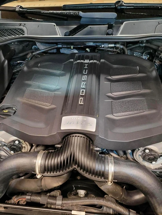 2016 Porsche 958 Cayenne S - Image 18 of 19
