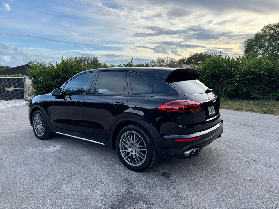 2016 Porsche 958 Cayenne S - Image 14 of 31