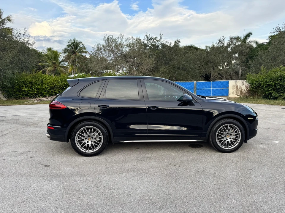 2016 Porsche 958 Cayenne S - Image 18 of 31