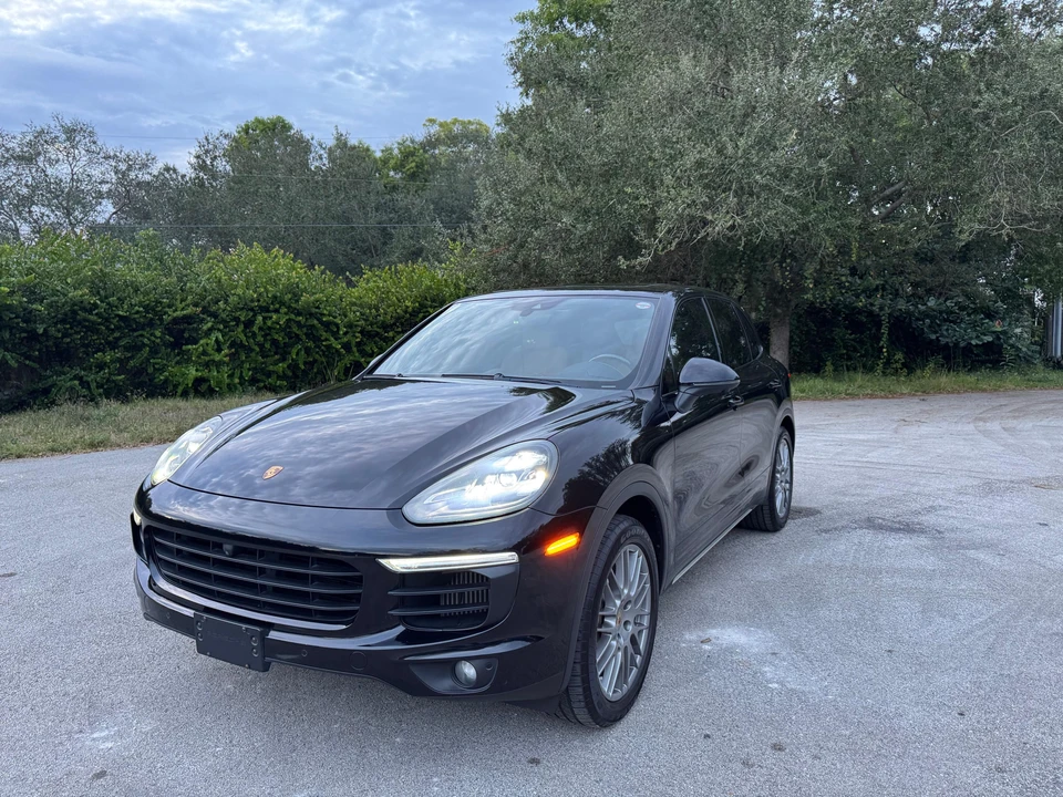 2016 Porsche 958 Cayenne S - Image 9 of 31