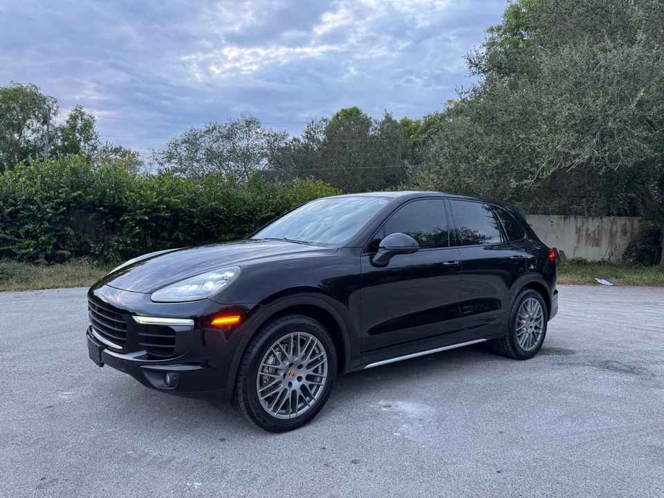 2016 Porsche 958 Cayenne S - Image 12 of 31