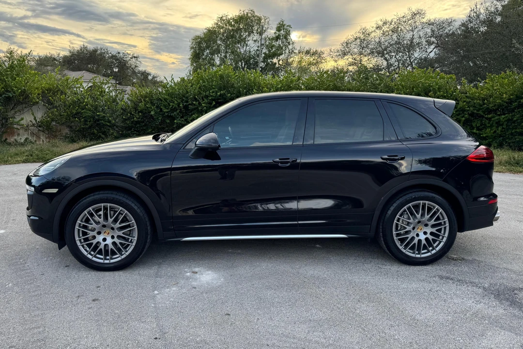 2016 Porsche 958 Cayenne S - Image 3 of 31