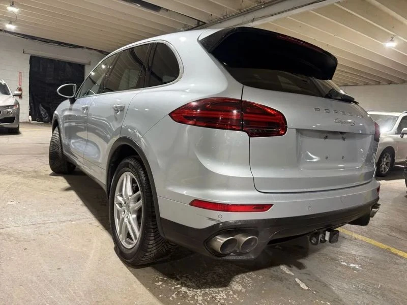2016 Porsche 958 Cayenne S - Image 3 of 12
