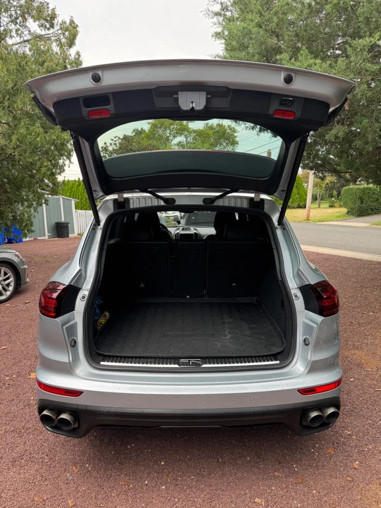 2016 Porsche 958 Cayenne S - Image 12 of 18
