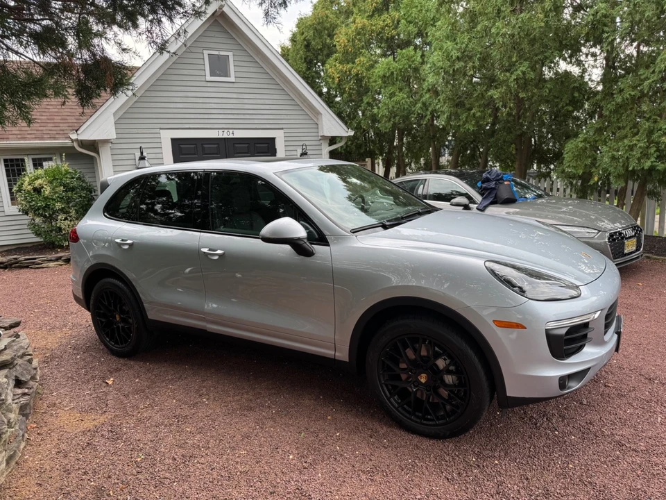 2016 Porsche 958 Cayenne S - Image 9 of 18