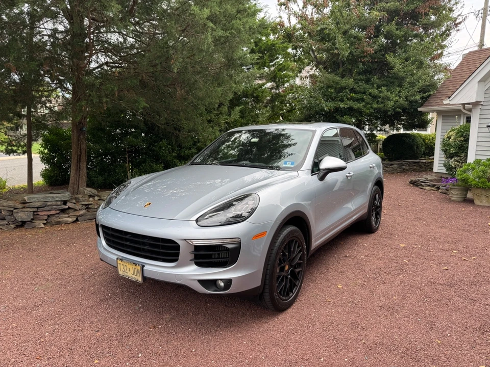 2016 Porsche 958 Cayenne S - Image 6 of 18