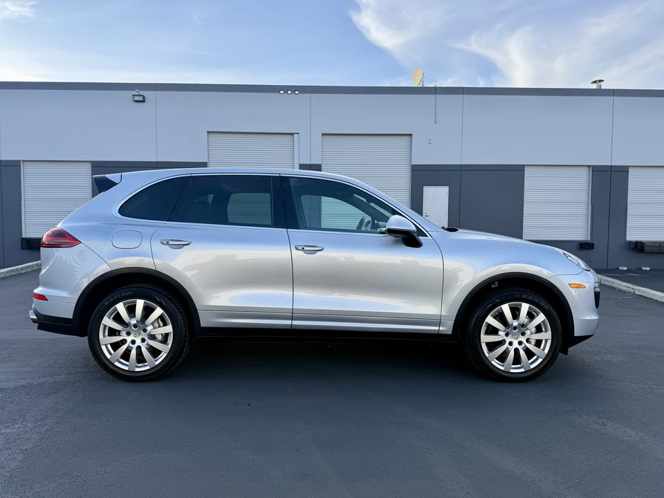 2016 Porsche 958 Cayenne S - Image 14 of 31