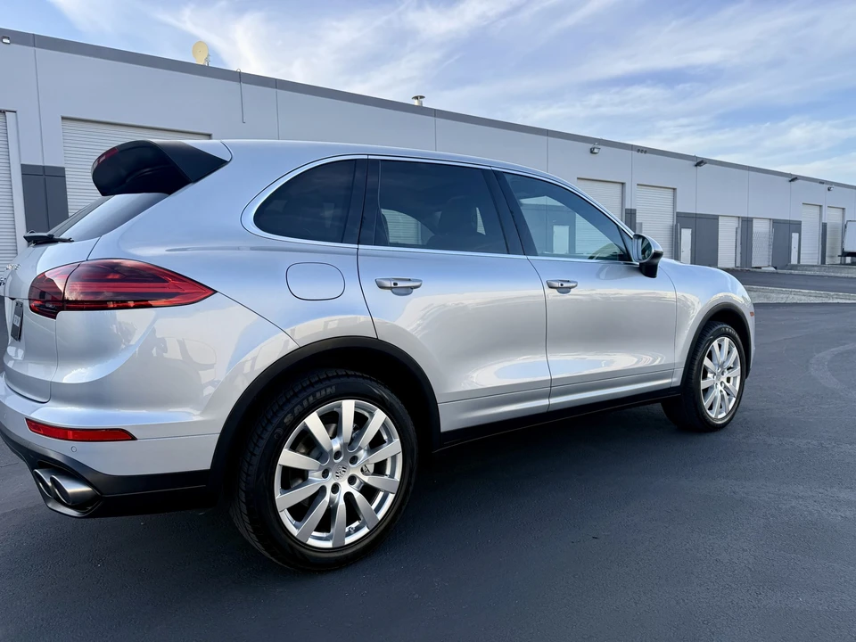 2016 Porsche 958 Cayenne S - Image 13 of 31