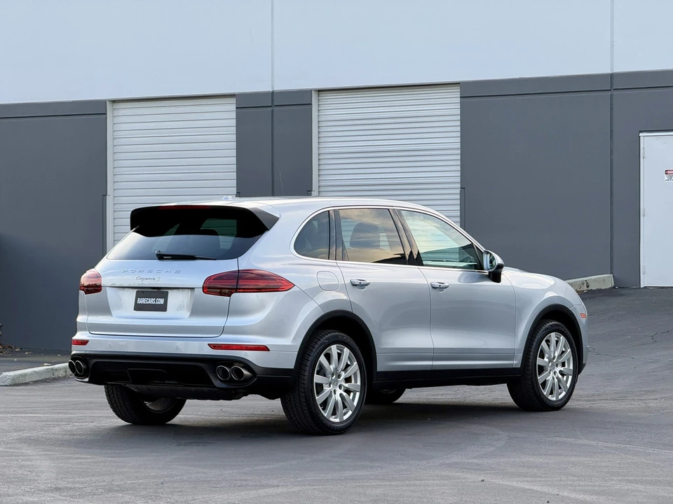 2016 Porsche 958 Cayenne S - Image 12 of 31