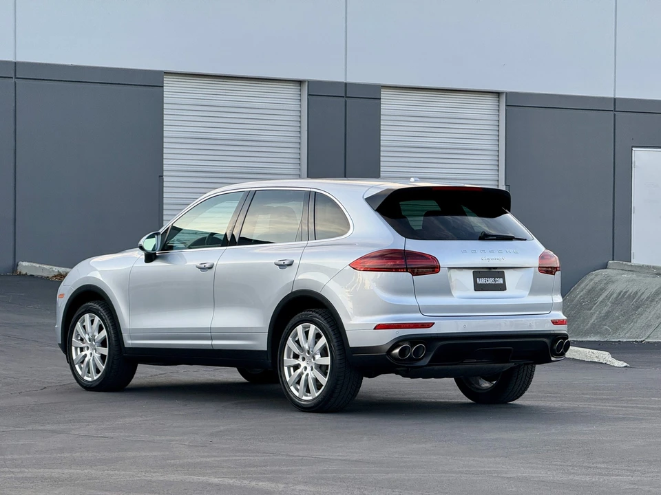 2016 Porsche 958 Cayenne S - Image 9 of 31