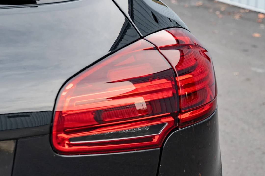 2016 Porsche 958 Cayenne S - Image 16 of 31