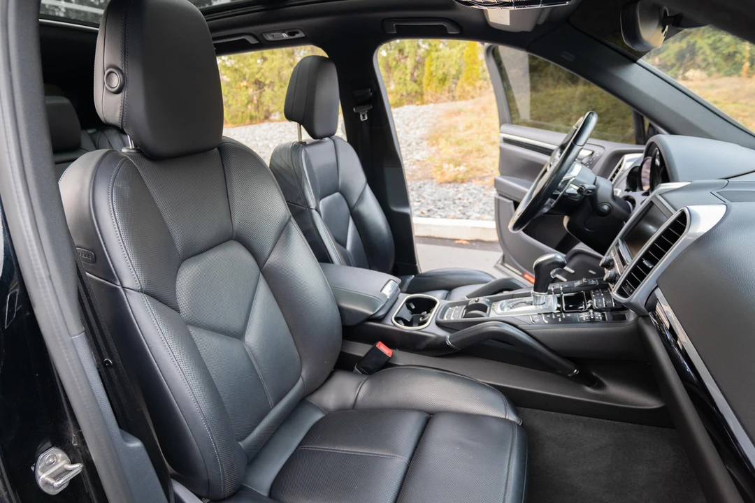 2016 Porsche 958 Cayenne S - Image 25 of 31