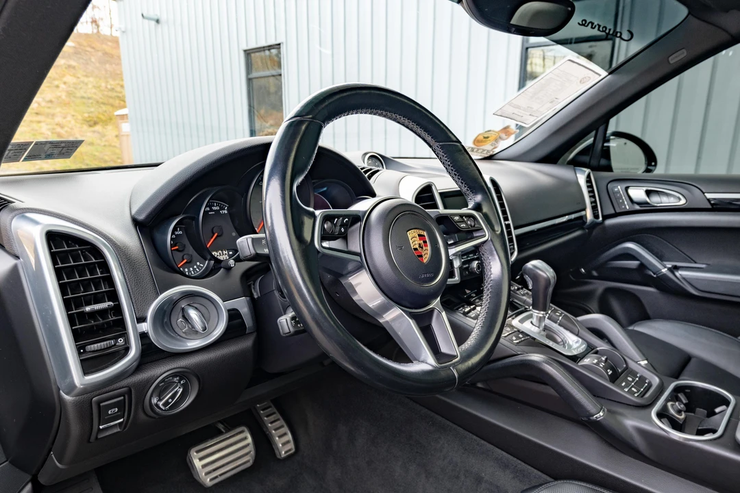 2016 Porsche 958 Cayenne S - Image 24 of 31