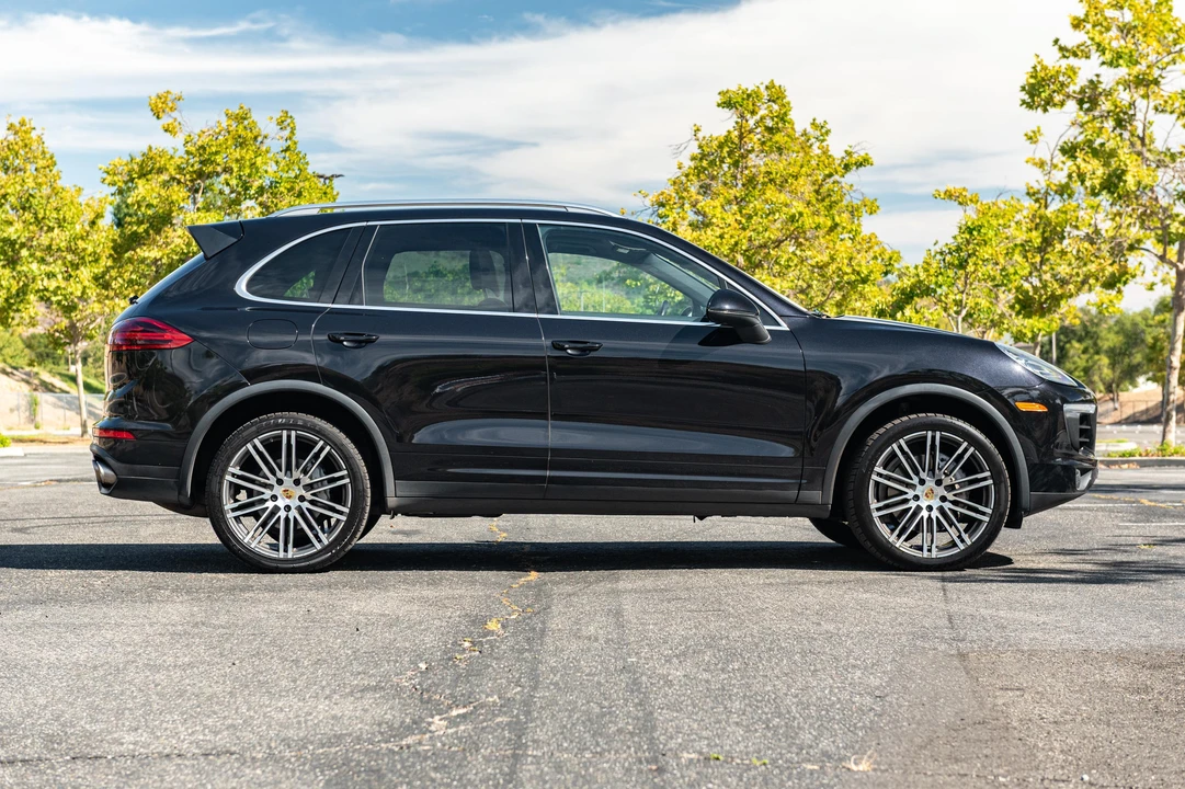 2016 Porsche 958 Cayenne S - Image 3 of 31