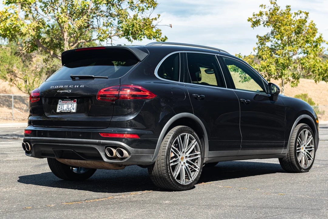2016 Porsche 958 Cayenne S - Image 7 of 31