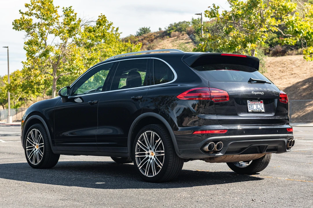 2016 Porsche 958 Cayenne S - Image 4 of 31