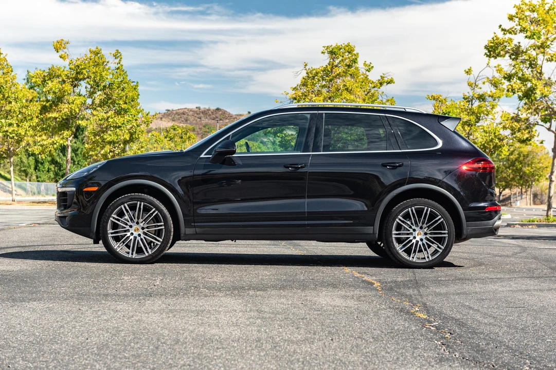 2016 Porsche 958 Cayenne S - Image 6 of 31