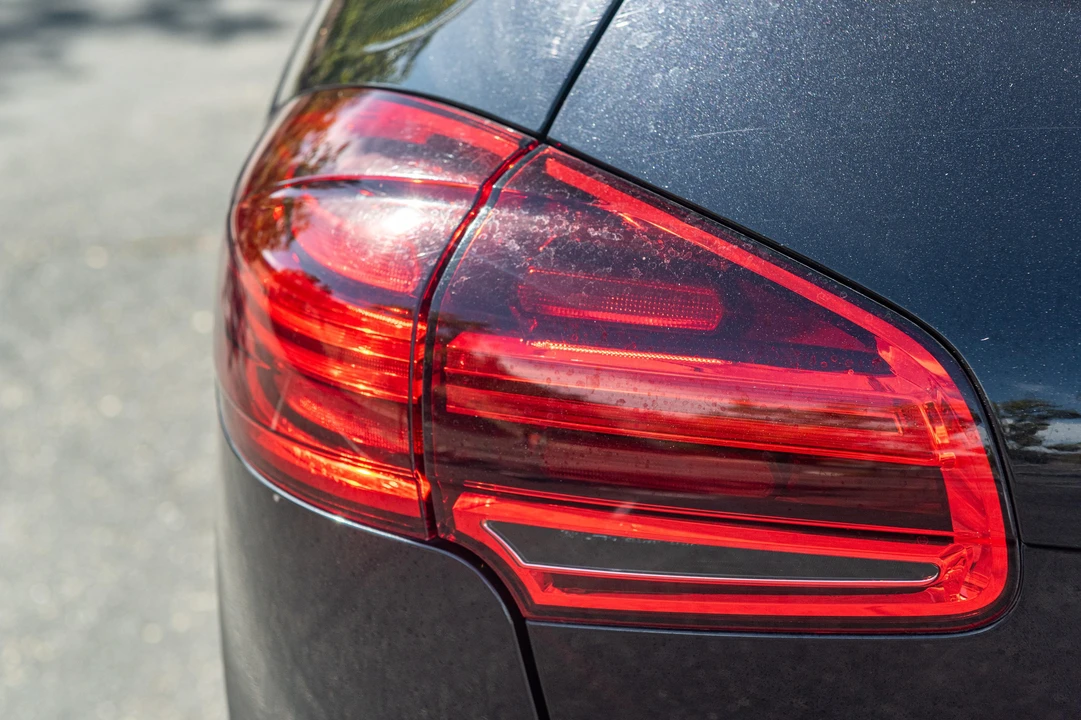 2016 Porsche 958 Cayenne S - Image 24 of 31
