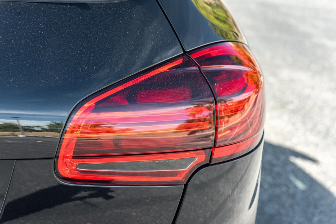 2016 Porsche 958 Cayenne S - Image 26 of 31