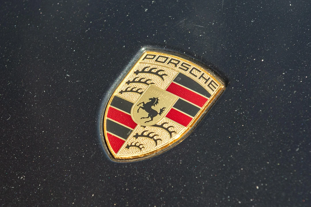 2016 Porsche 958 Cayenne S - Image 11 of 31