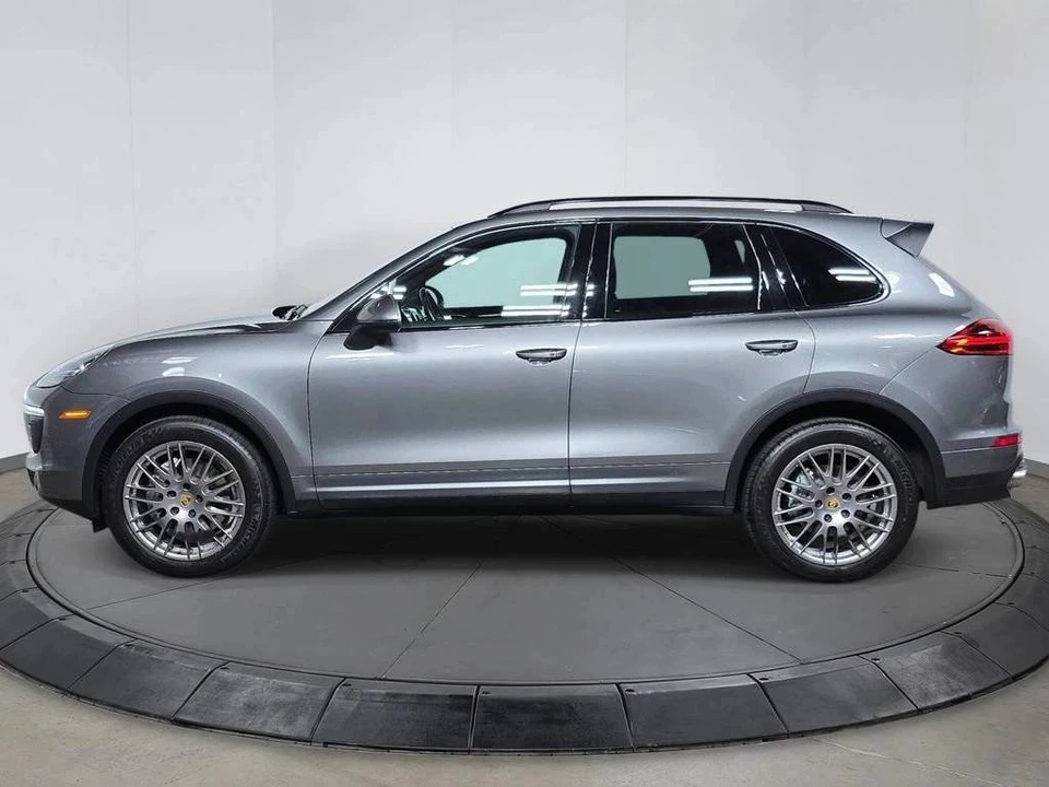 2016 Porsche 958 Cayenne S - Image 2 of 5