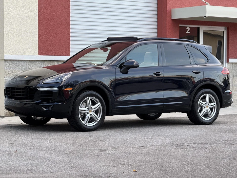 2016 Porsche 958 Cayenne S - Image 7 of 31