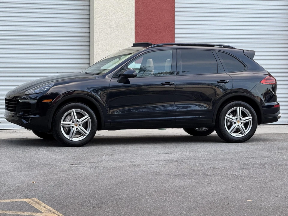 2016 Porsche 958 Cayenne S - Image 8 of 31