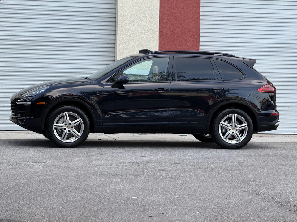 2016 Porsche 958 Cayenne S - Image 9 of 31