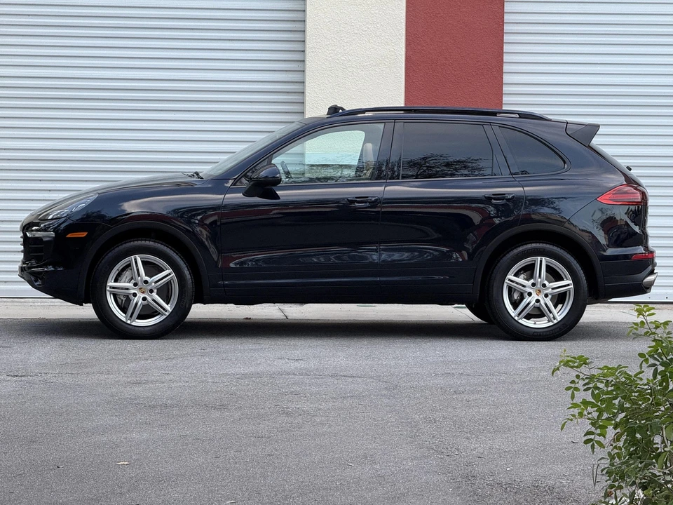 2016 Porsche 958 Cayenne S - Image 10 of 31