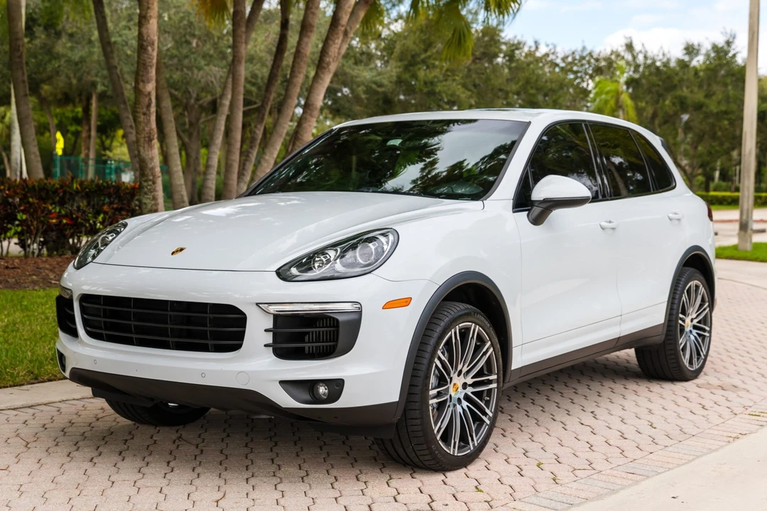 2016 Porsche 958 Cayenne S - Image 1 of 31