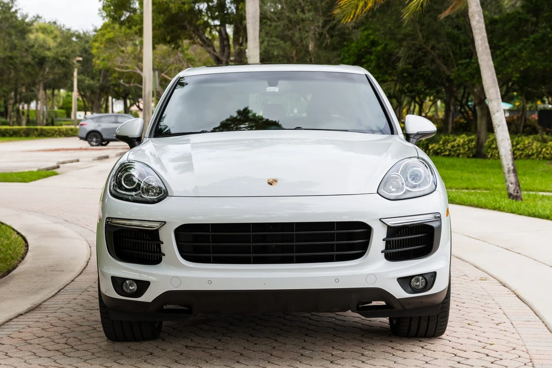2016 Porsche 958 Cayenne S - Image 3 of 31