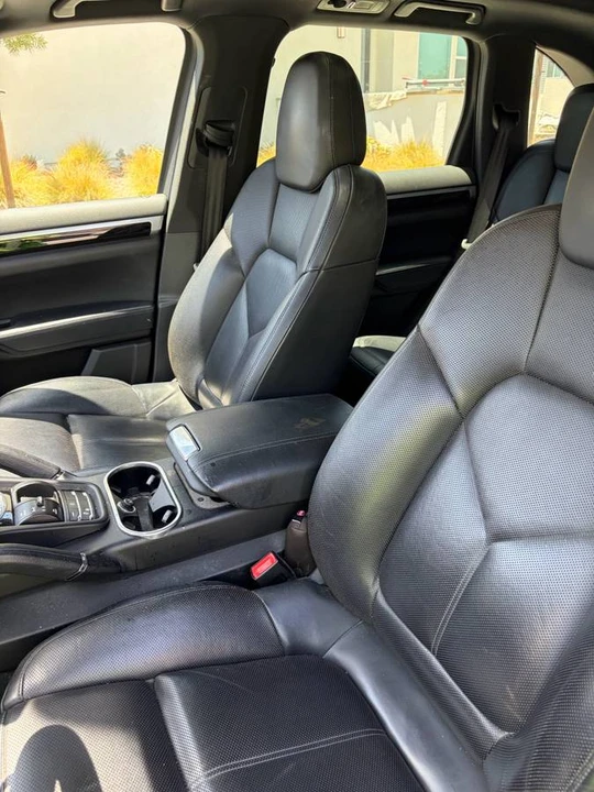 2016 Porsche 958 Cayenne S - Image 10 of 16