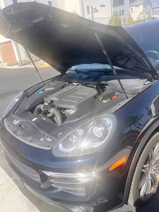 2016 Porsche 958 Cayenne S - Image 5 of 16