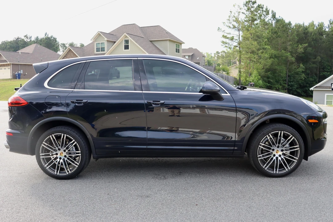 2016 Porsche 958 Cayenne S - Image 3 of 11