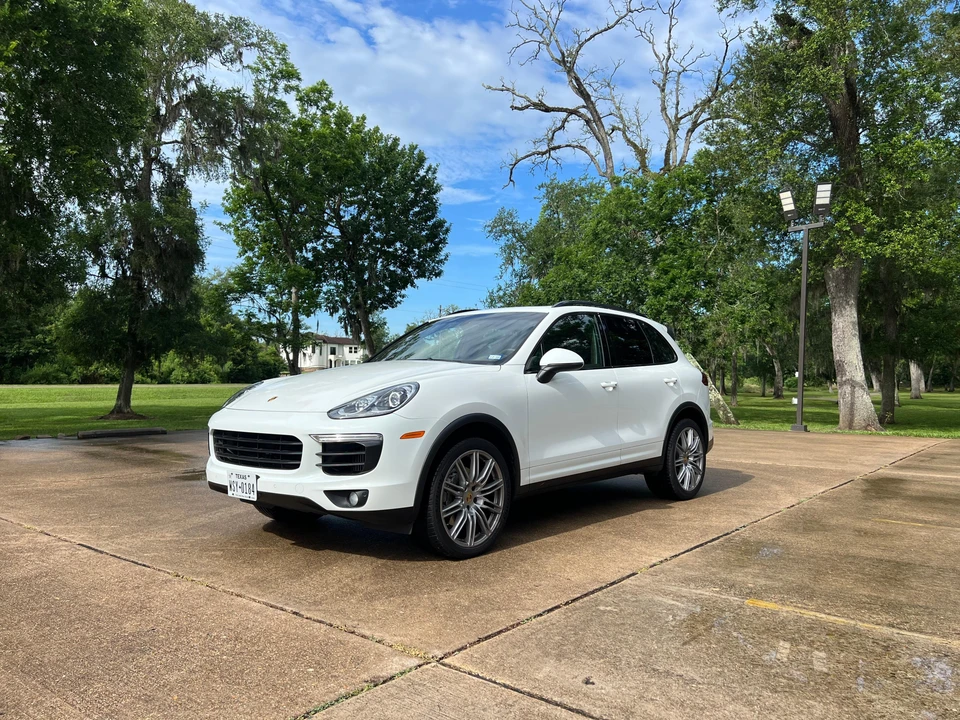 2016 Porsche 958 Cayenne S - Image 7 of 31