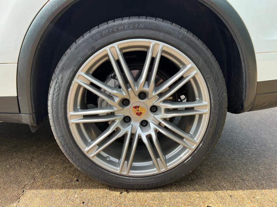 2016 Porsche 958 Cayenne S - Image 30 of 31