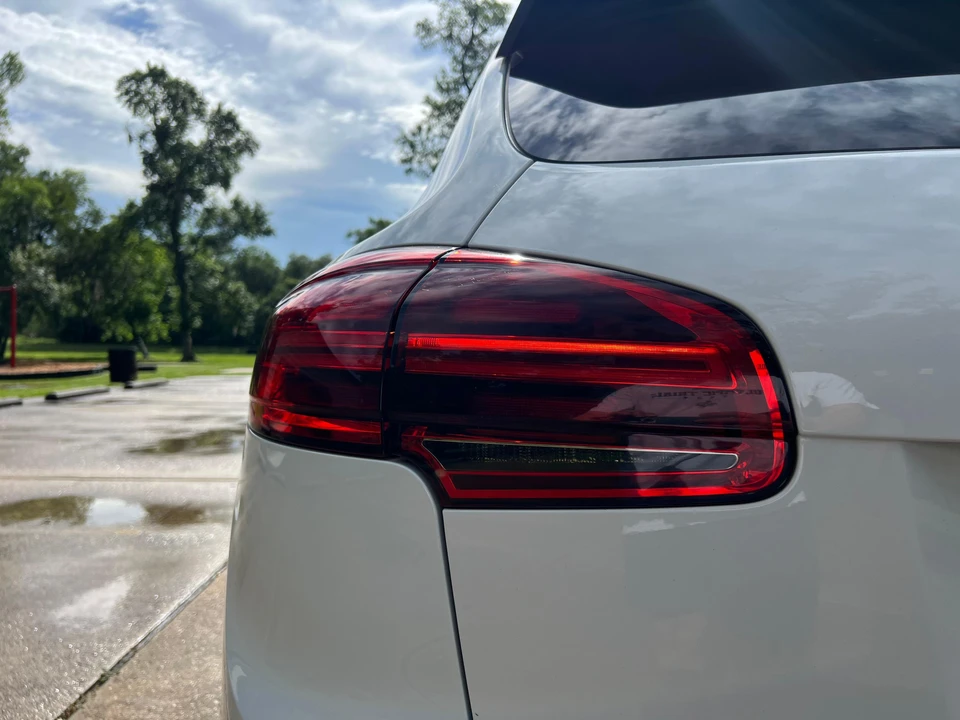 2016 Porsche 958 Cayenne S - Image 23 of 31