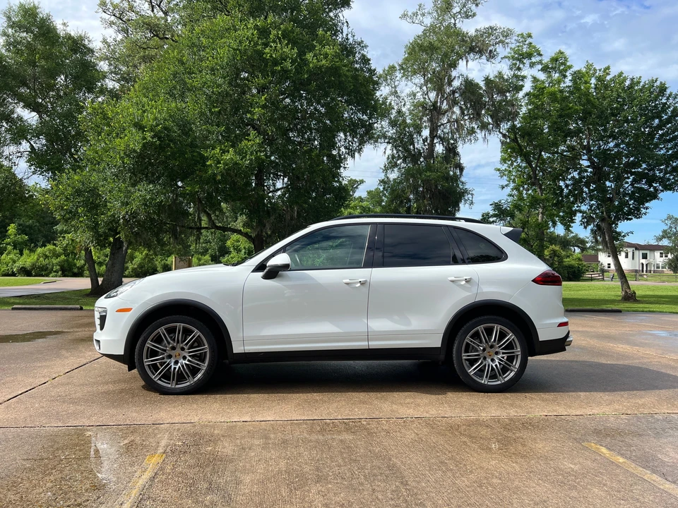 2016 Porsche 958 Cayenne S - Image 8 of 31