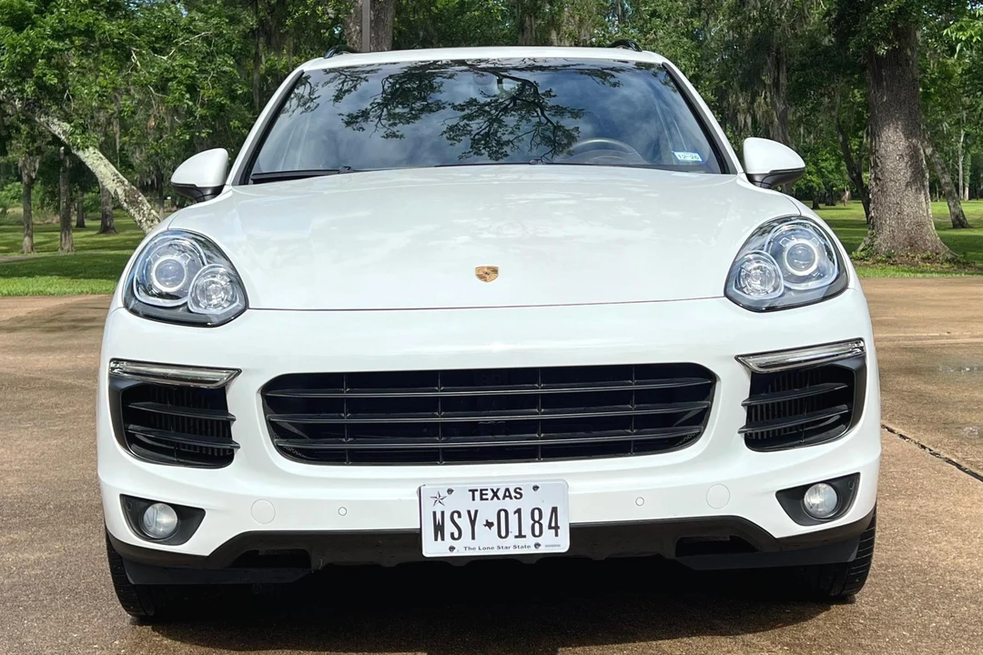 2016 Porsche 958 Cayenne S - Image 2 of 31