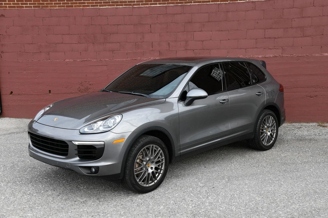 2016 Porsche 958 Cayenne S - Image 2 of 31