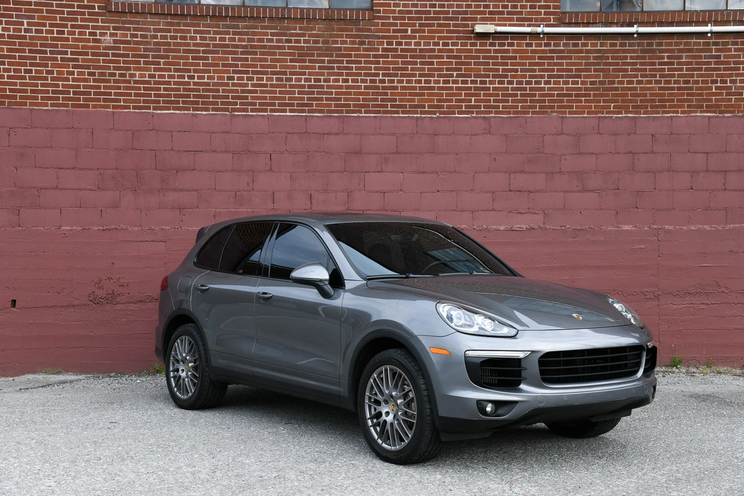2016 Porsche 958 Cayenne S - Image 12 of 31