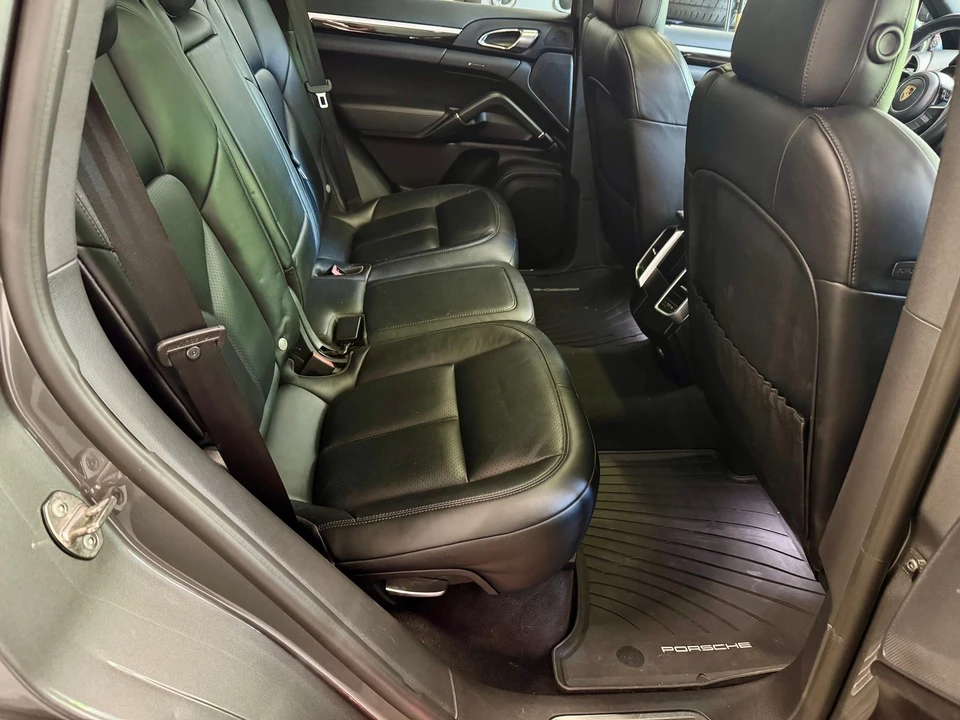 2016 Porsche 958 Cayenne S - Image 3 of 13