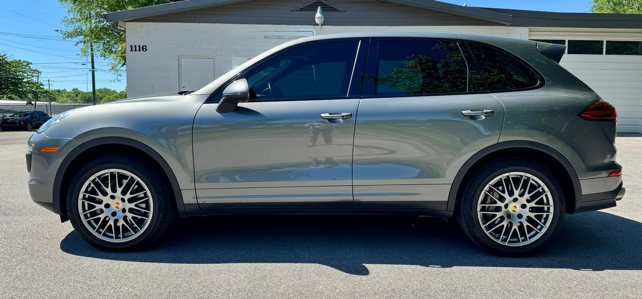 2016 Porsche 958 Cayenne S - Image 8 of 13