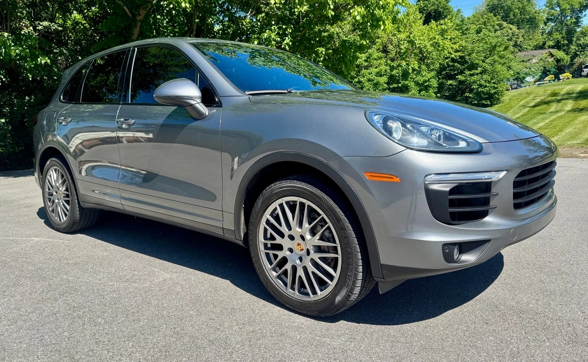 2016 Porsche 958 Cayenne S - Image 10 of 13
