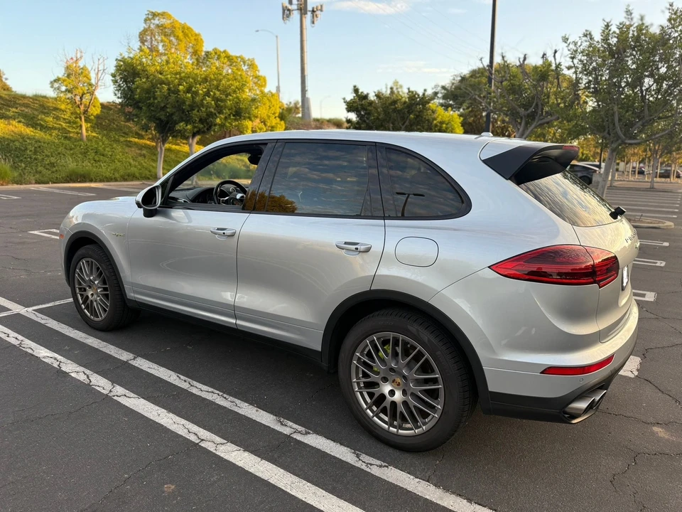 2016 Porsche 958 Cayenne S - Image 14 of 15