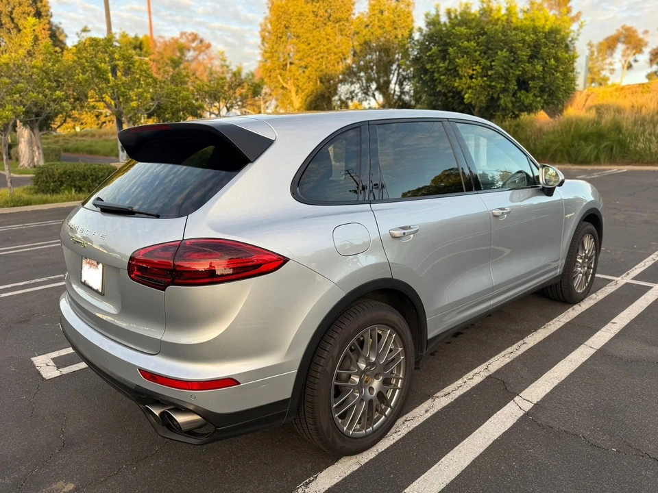 2016 Porsche 958 Cayenne S - Image 13 of 15