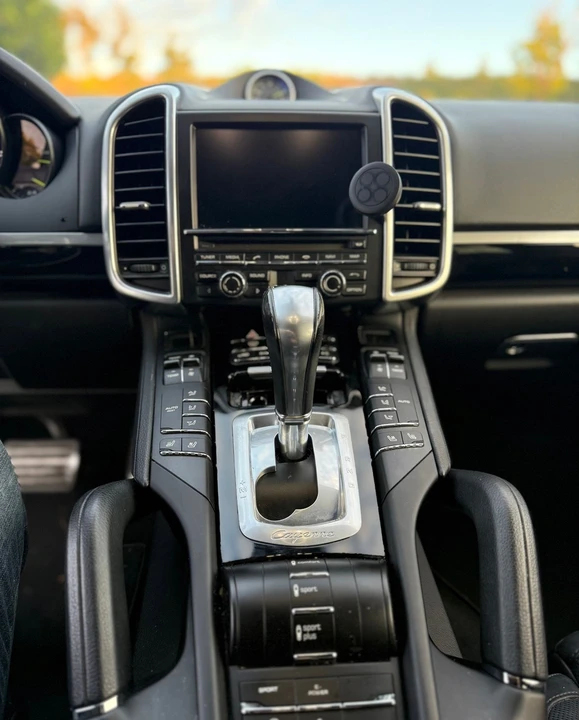 2016 Porsche 958 Cayenne S - Image 5 of 15